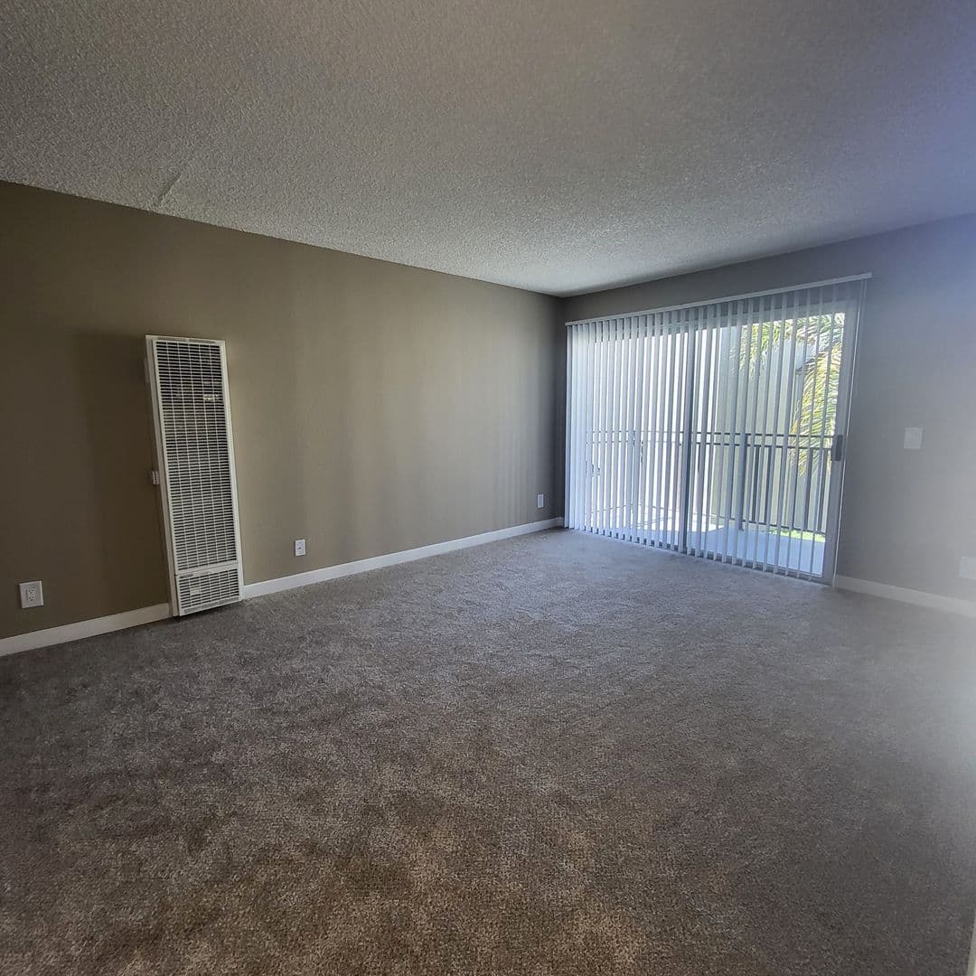 Chula Vista Apartment: 652 Moss St