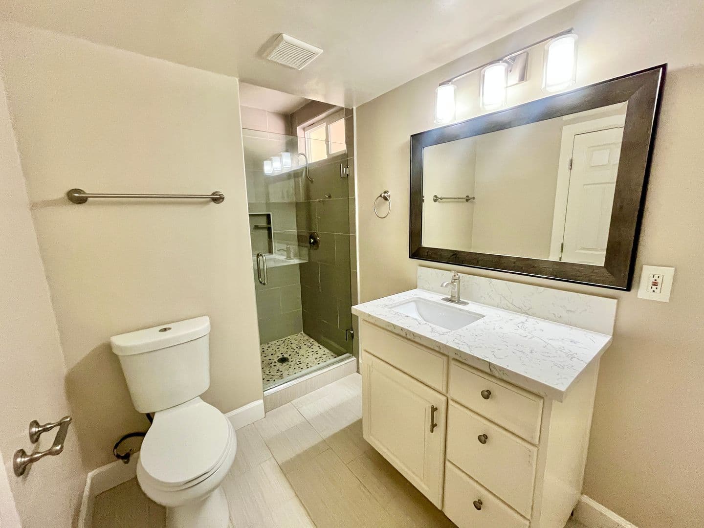Poway House: 17190 Tam O Shanter Dr