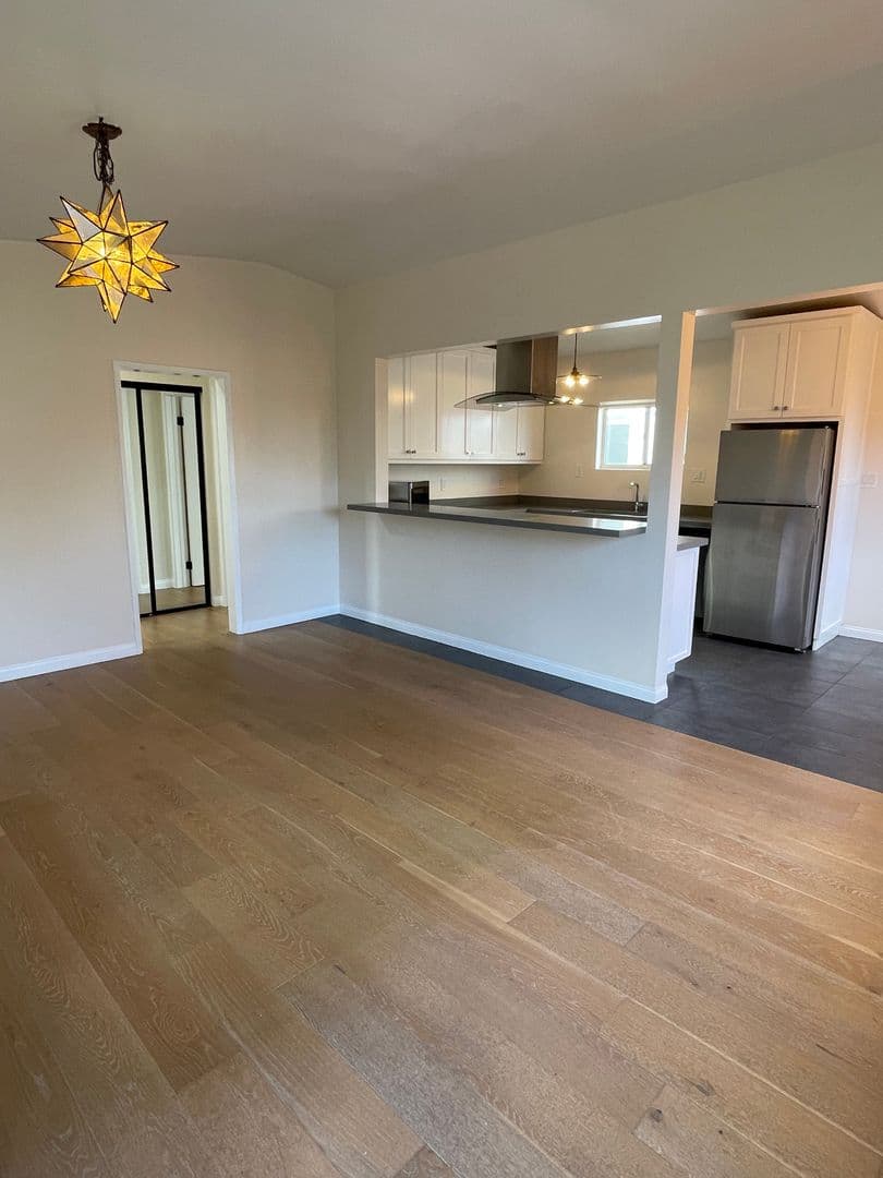 Venice Apartment: 707 - 707 1/2 6th Ave
