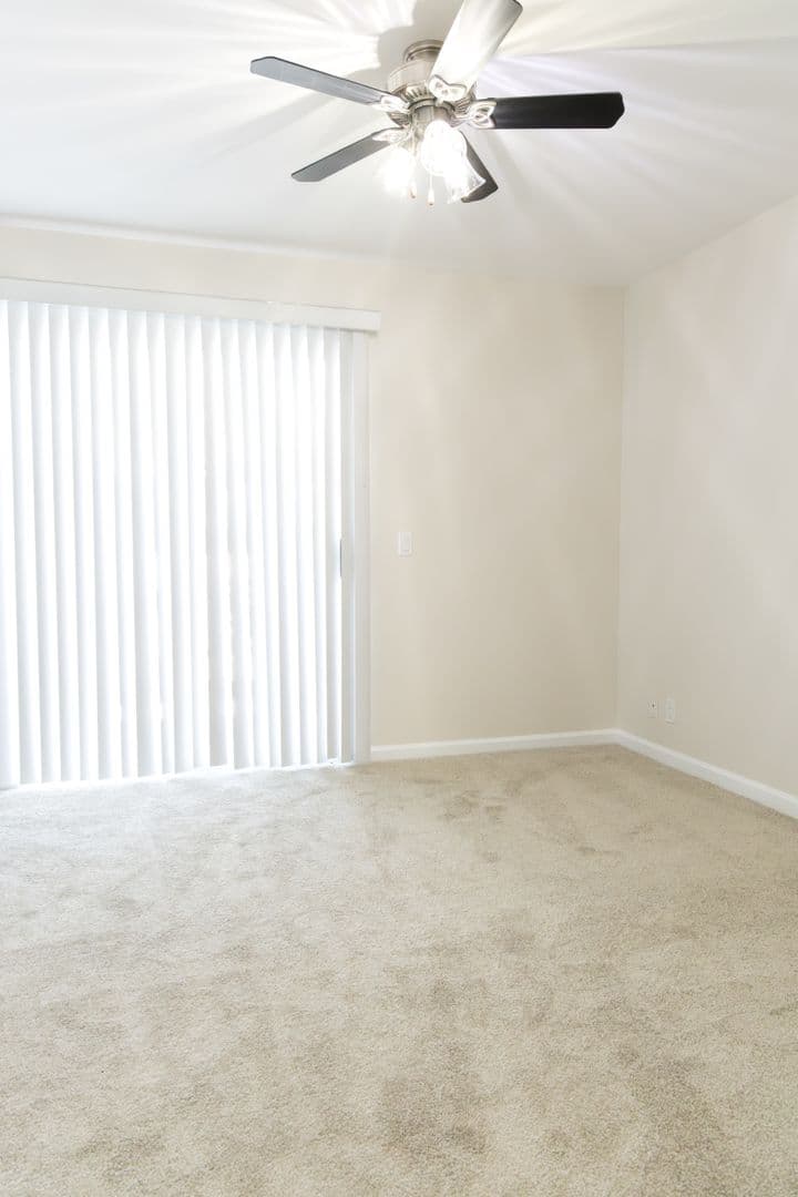 Long Beach Apartment: 3787 E 11th St