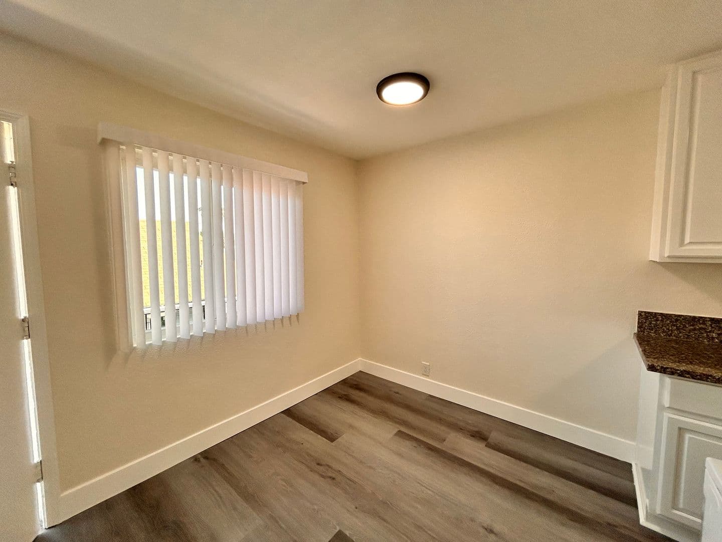 Long Beach Apartment: 1334-1336 Walnut Ave