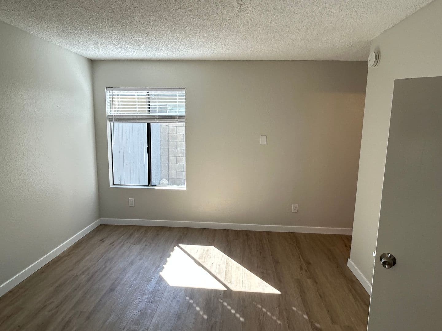 Costa Mesa Apartment: 1940 Wallace Ave