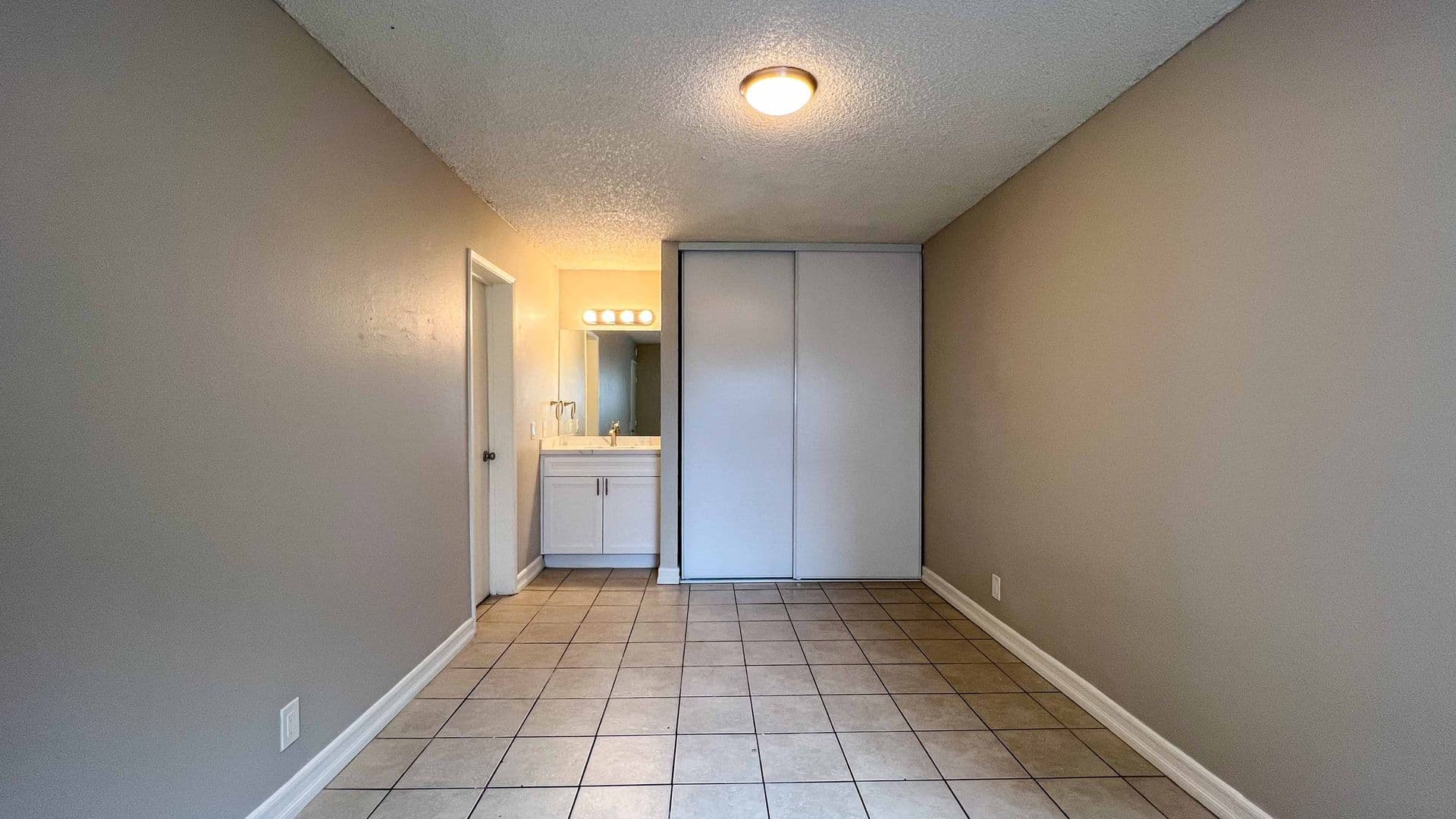 San Diego Apartment: 4057 Marlborough Ave