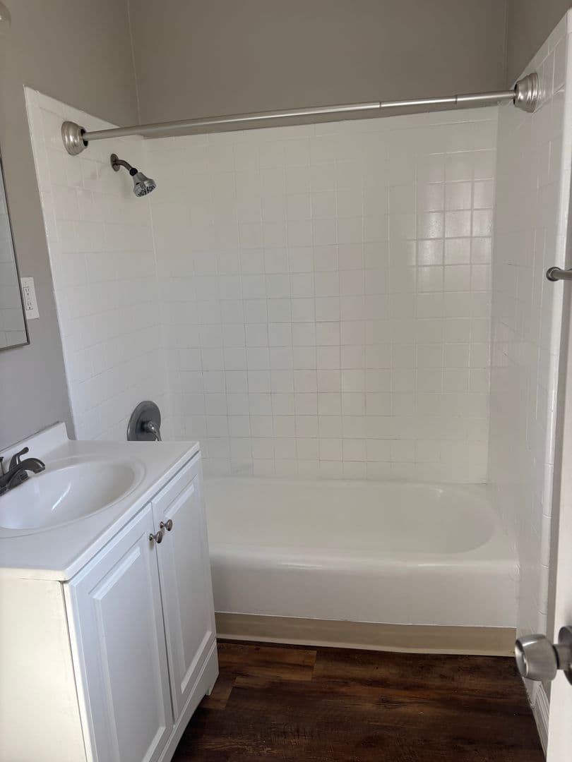 Downey Apartment: 7348-7352 Neo St