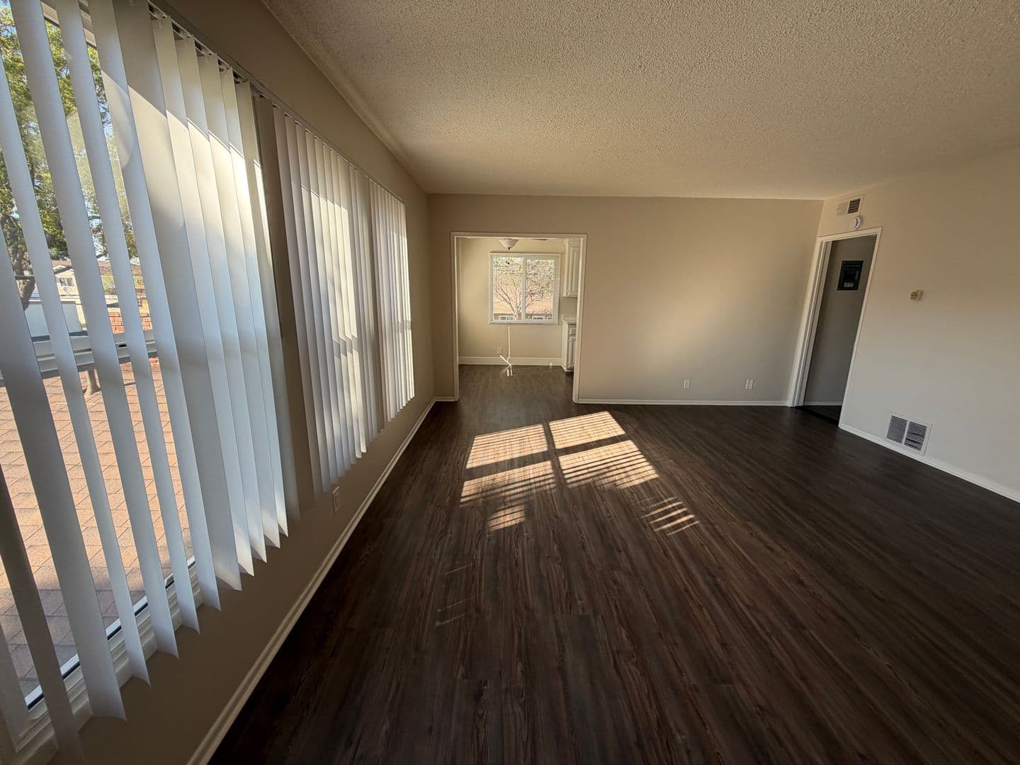 Anaheim Apartment: 1602-1608 W Juno Ave