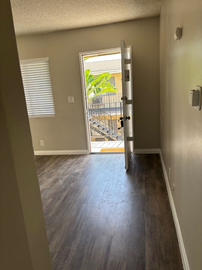 Whittier Apartment: 13425 Mulberry Dr