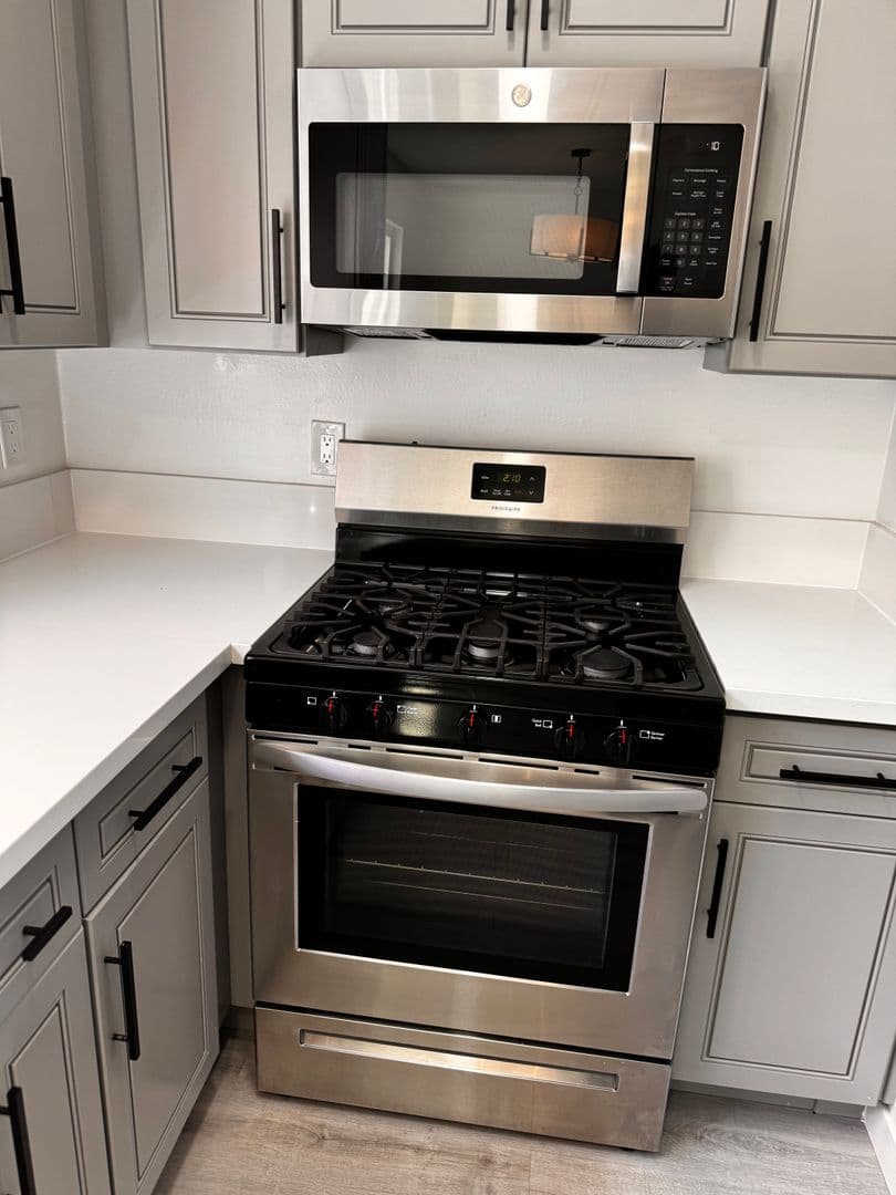 Huntington Beach Apartment: 7681 Ellis Ave