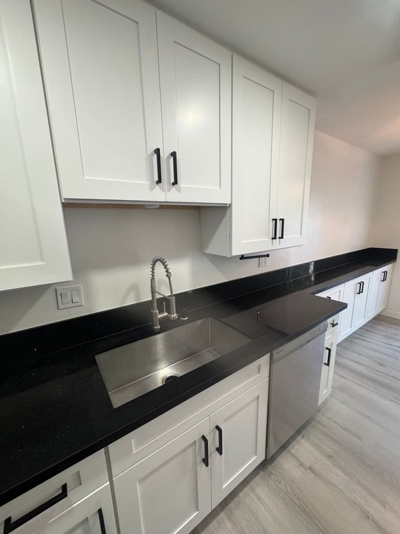 Huntington Beach Apartment: 7681 Ellis Ave