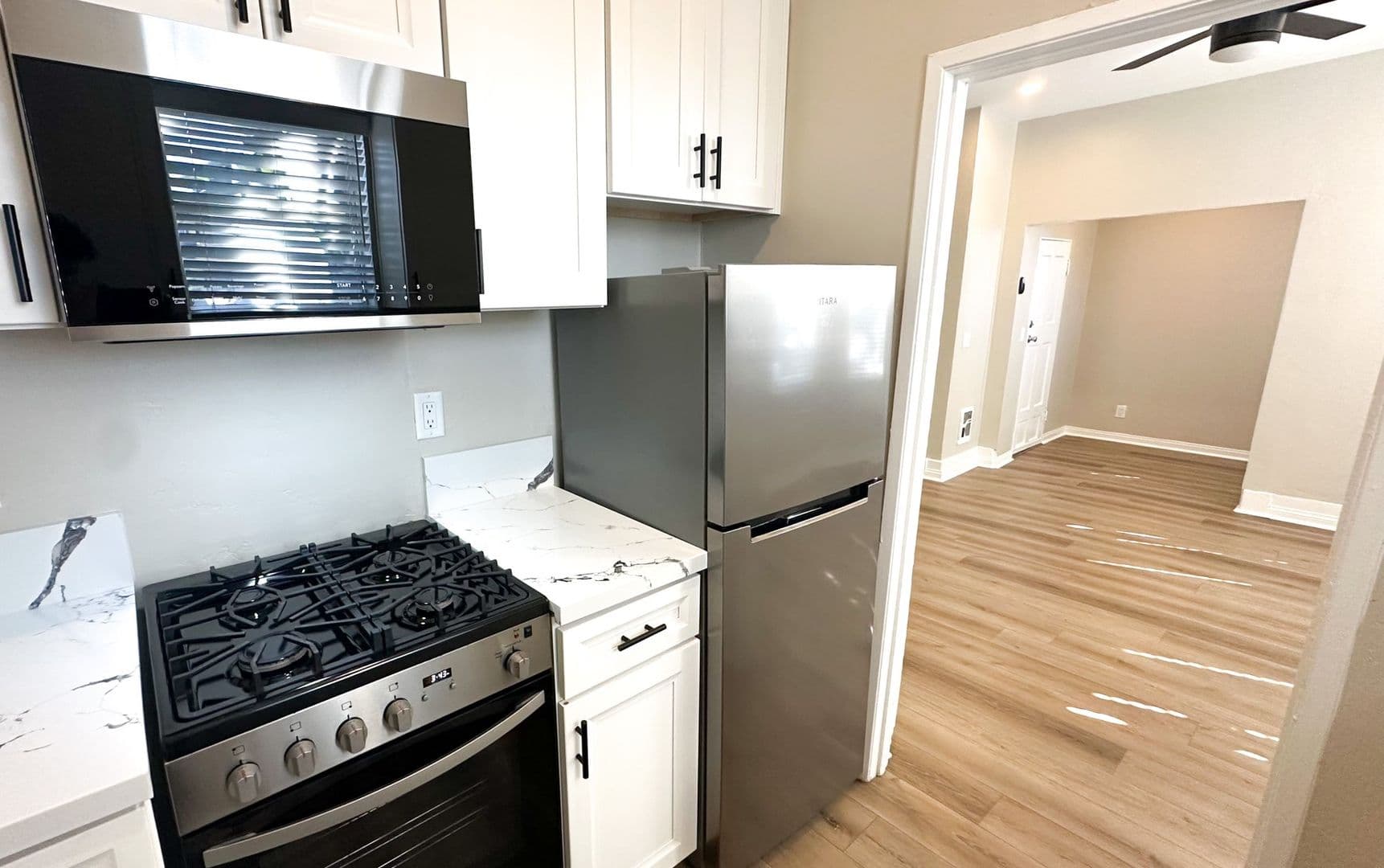San Diego Apartment: 233 20th St
