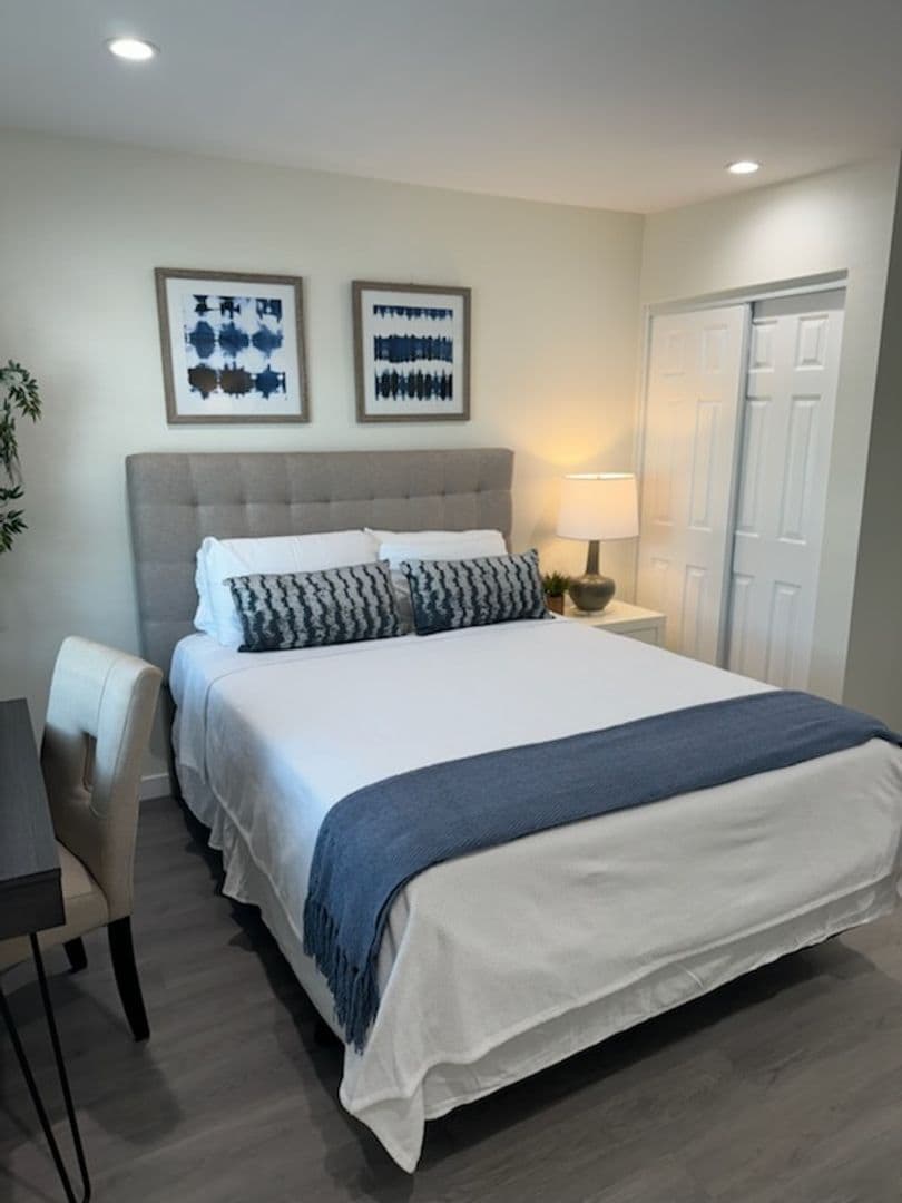 Fullerton Apartment: 1840 W Orangethorpe Ave