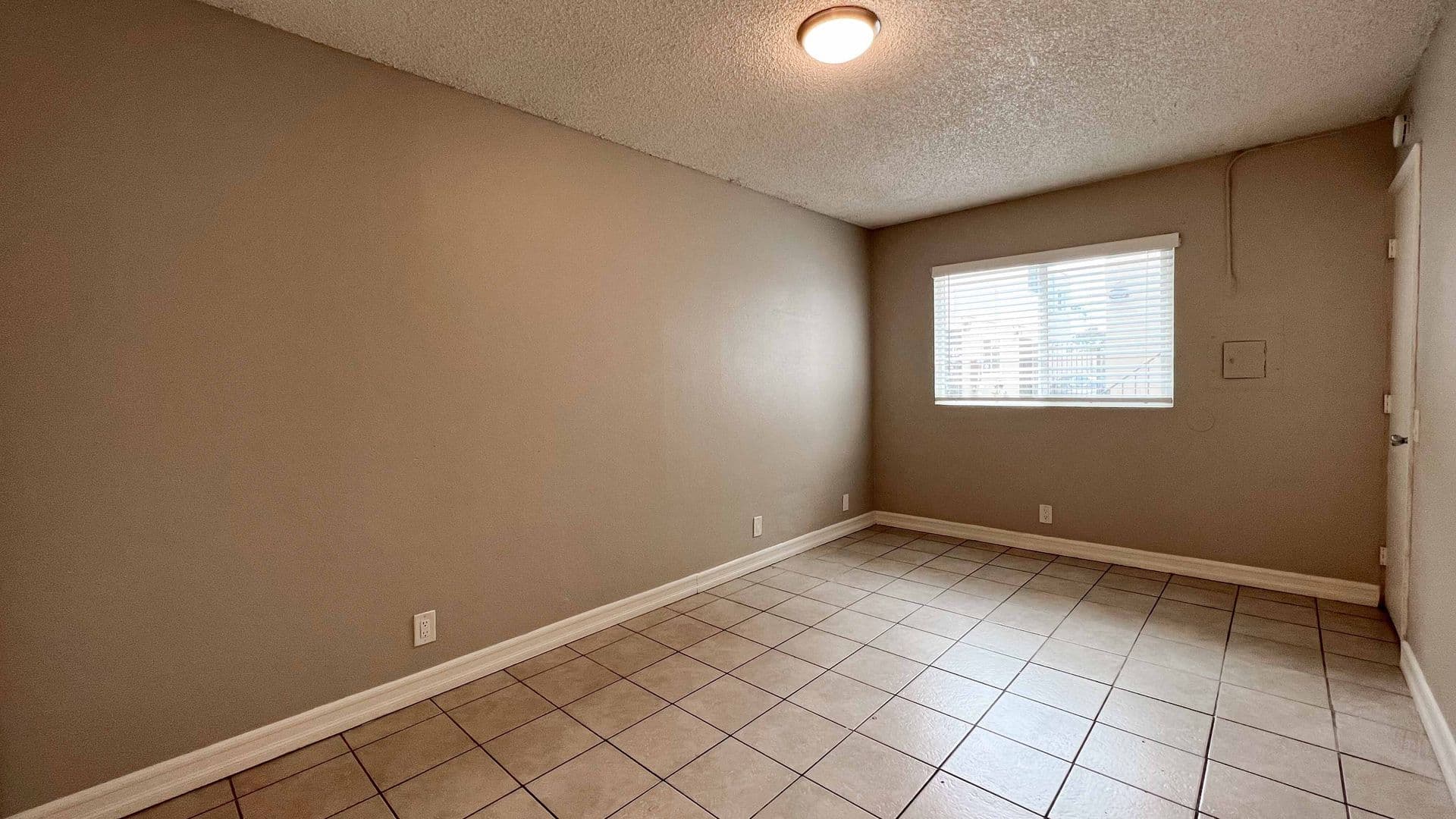 San Diego Apartment: 4057 Marlborough Ave