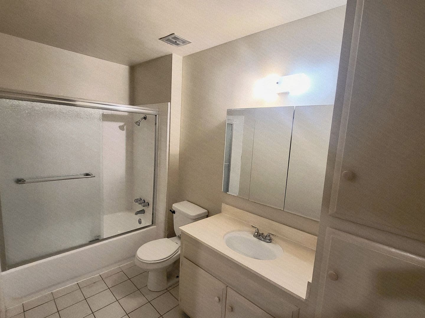 Anaheim Apartment: 1255 S Nutwood St