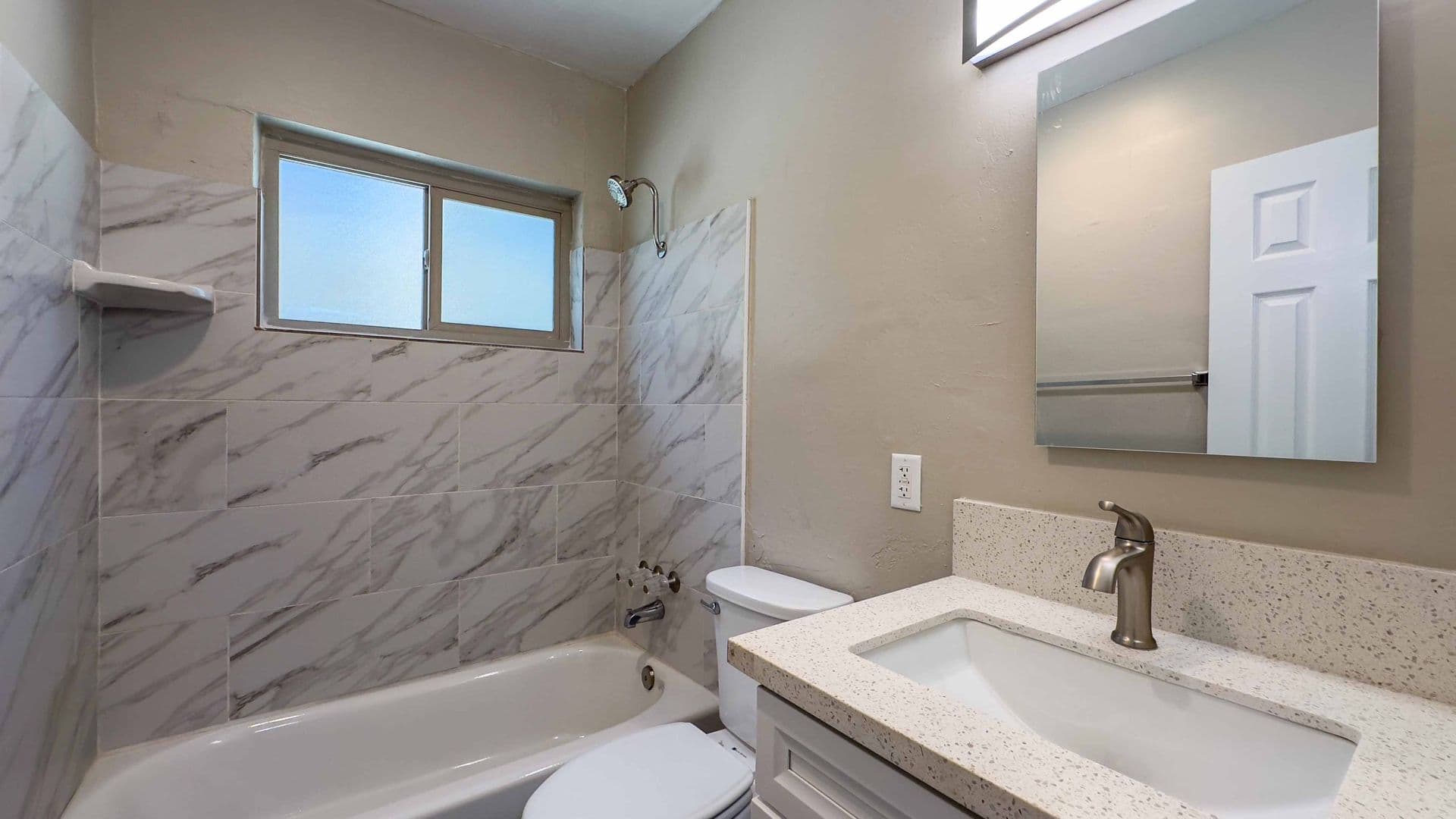 San Diego Apartment: 3969 Ocean View Boulevard