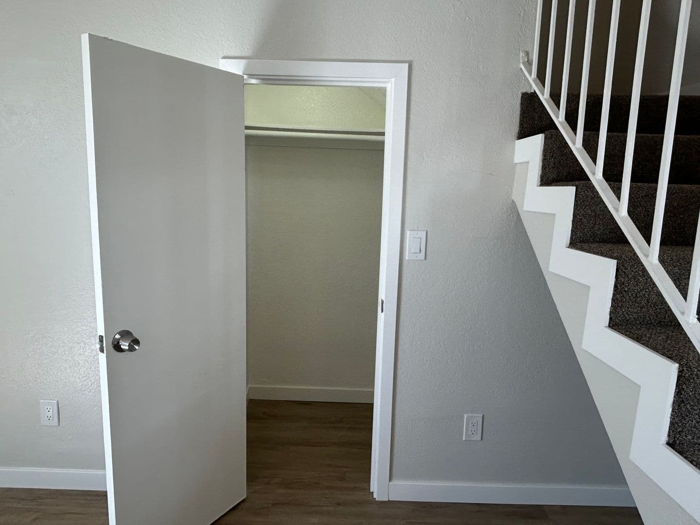 Costa Mesa Apartment: 1940 Wallace Ave