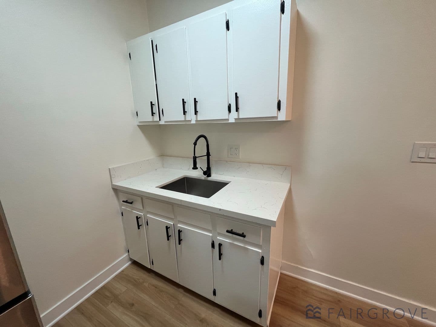 Anaheim Apartment: 937 S Roberts St