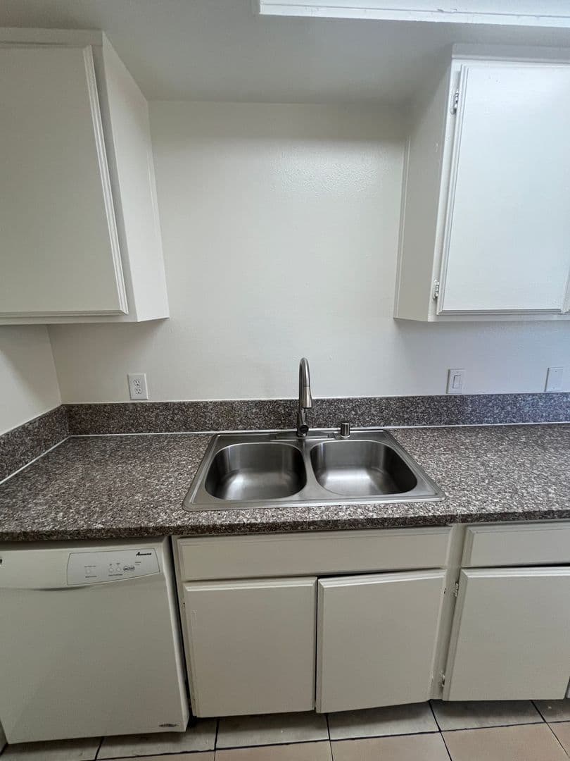Moreno Valley Apartment: 24271 Webster Ave
