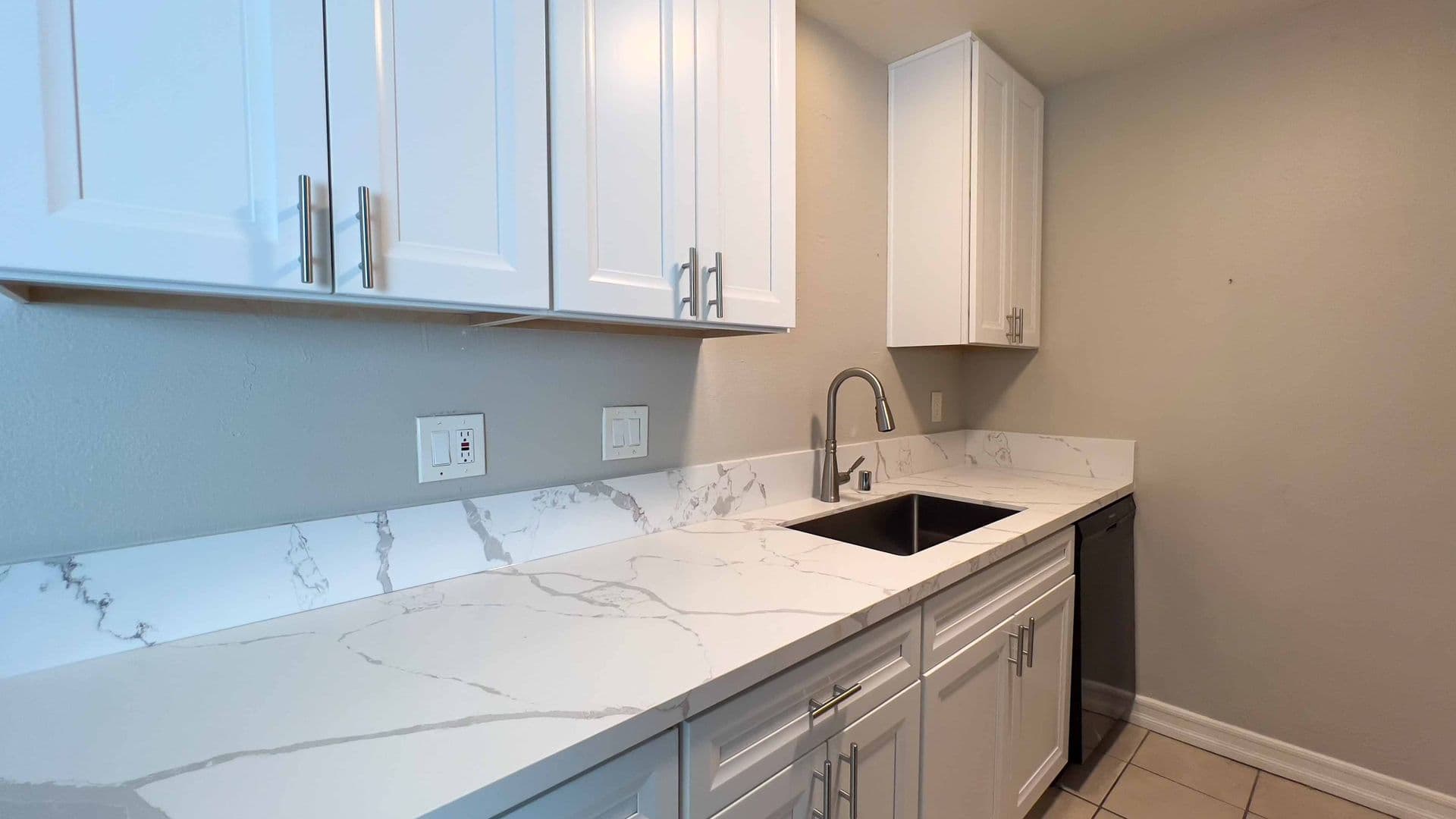 San Diego Apartment: 4057 Marlborough Ave