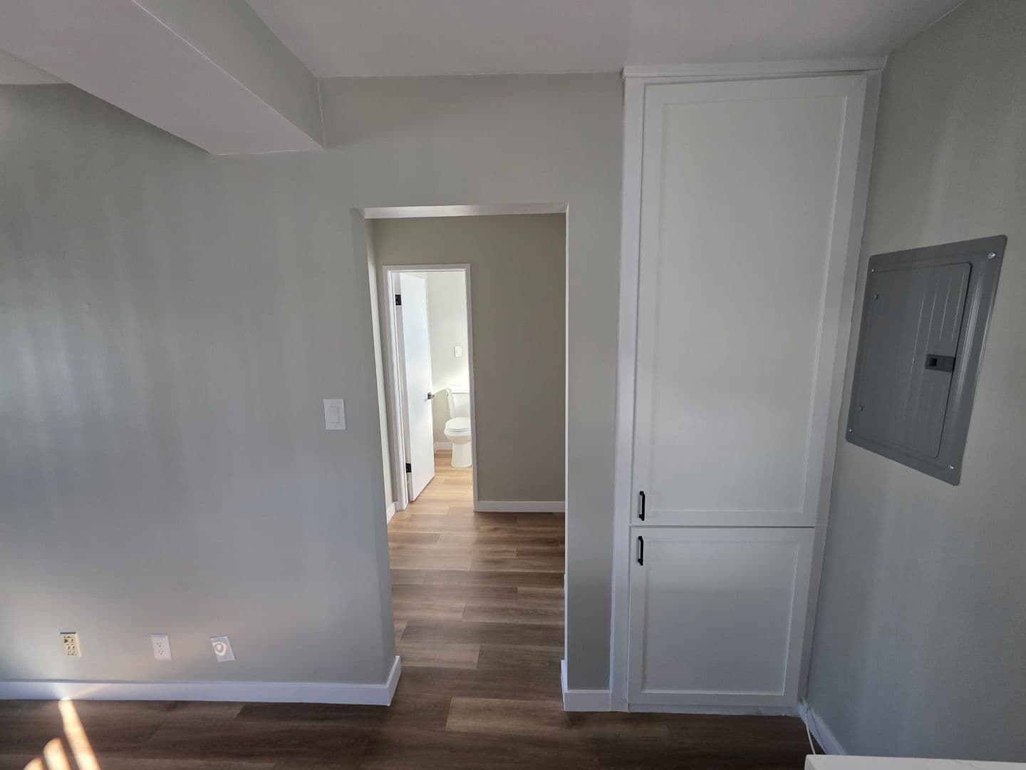 Bellflower Apartment: 9559 Flower St