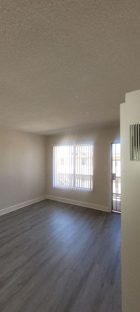 Anaheim Apartment: 119-135 S Fahrion Pl