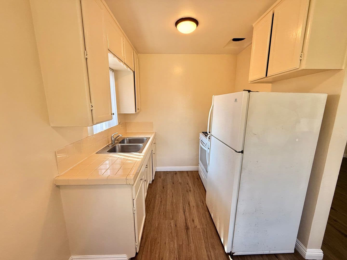 Oceanside Apartment: 419-421 Brooks St