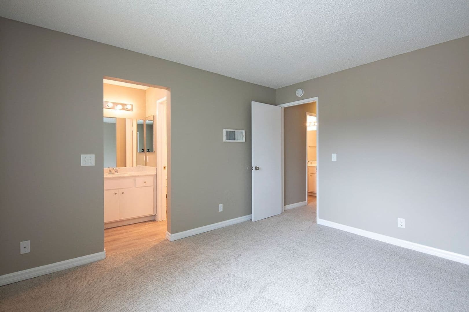 San Diego Apartment: 1767 Oro Vista Rd