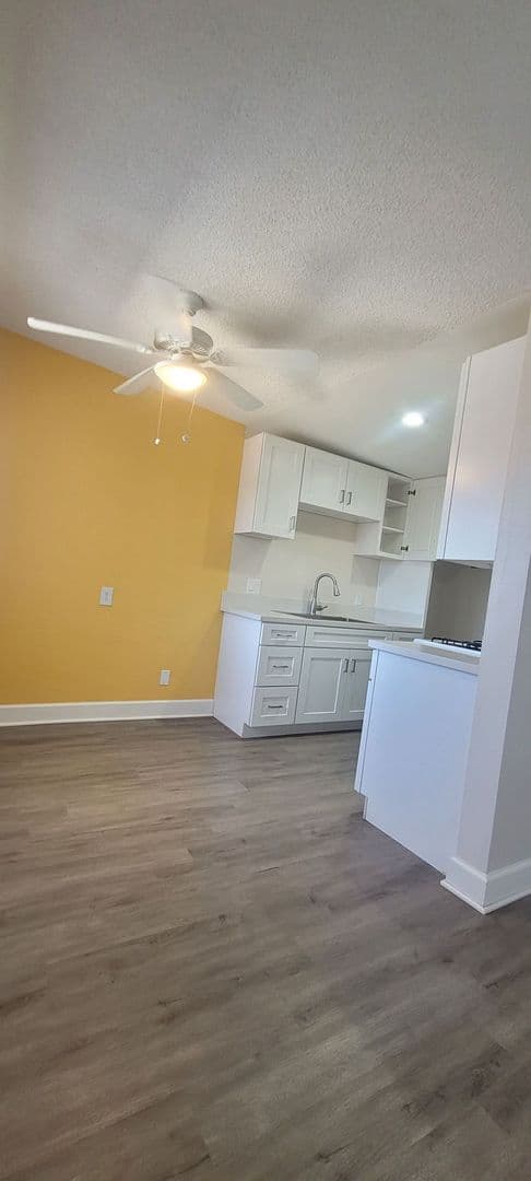 Anaheim Apartment: 119-135 S Fahrion Pl