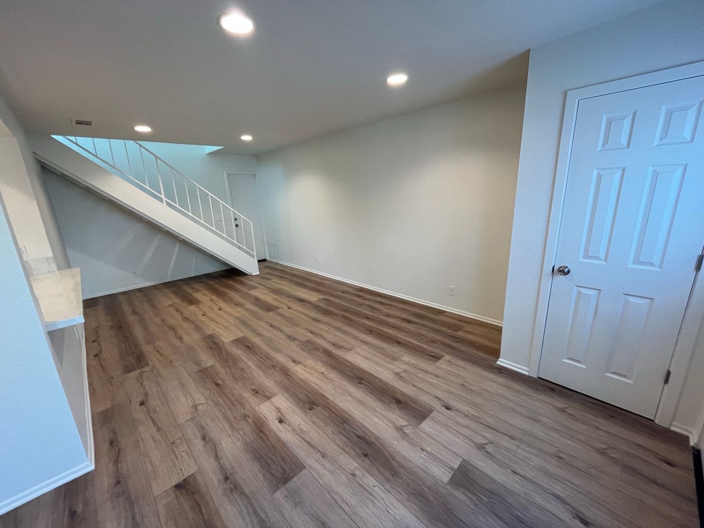 Costa Mesa Apartment: 2522 Elden Ave
