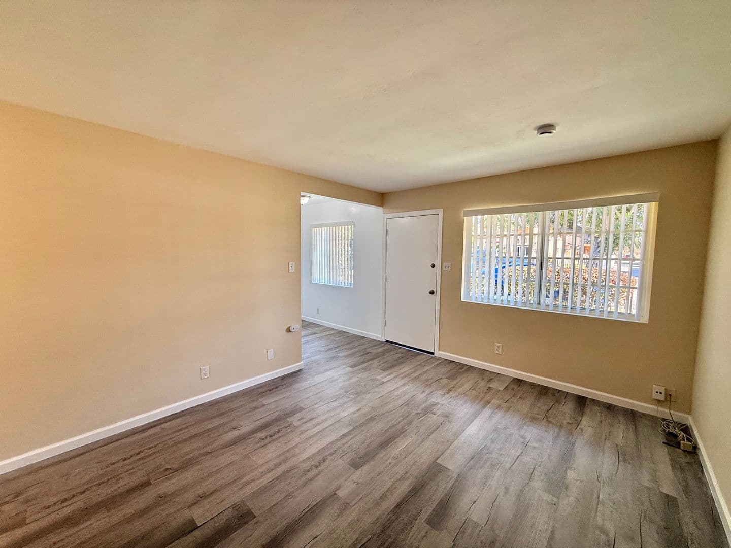 Oceanside Apartment: 419-421 Brooks St
