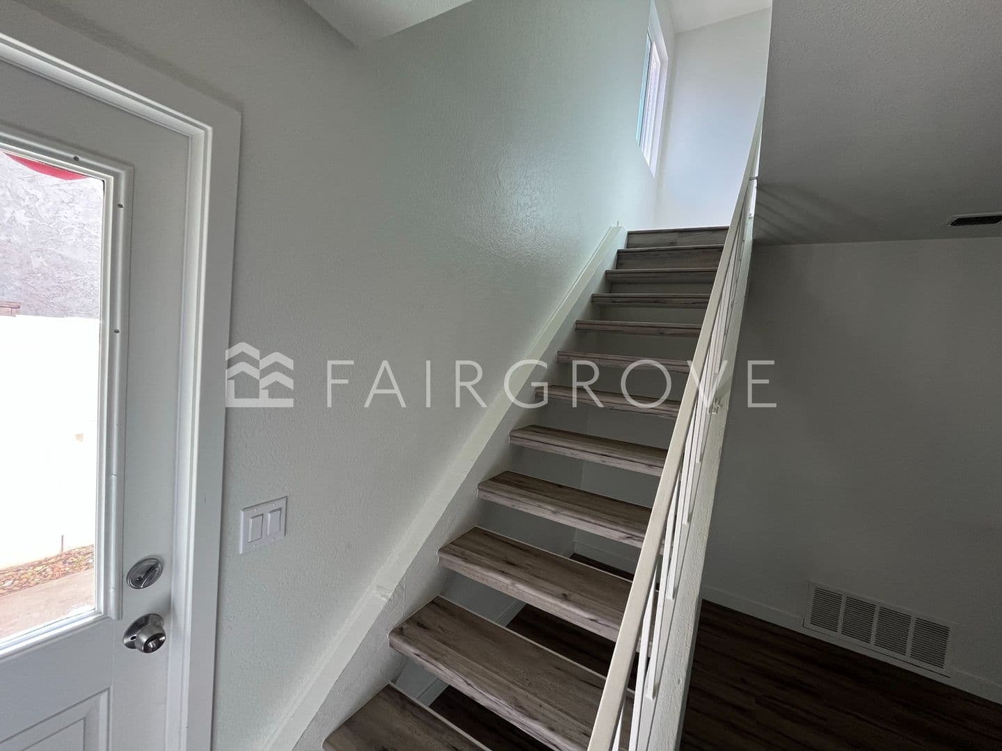 Costa Mesa Apartment: 2522 Elden Ave