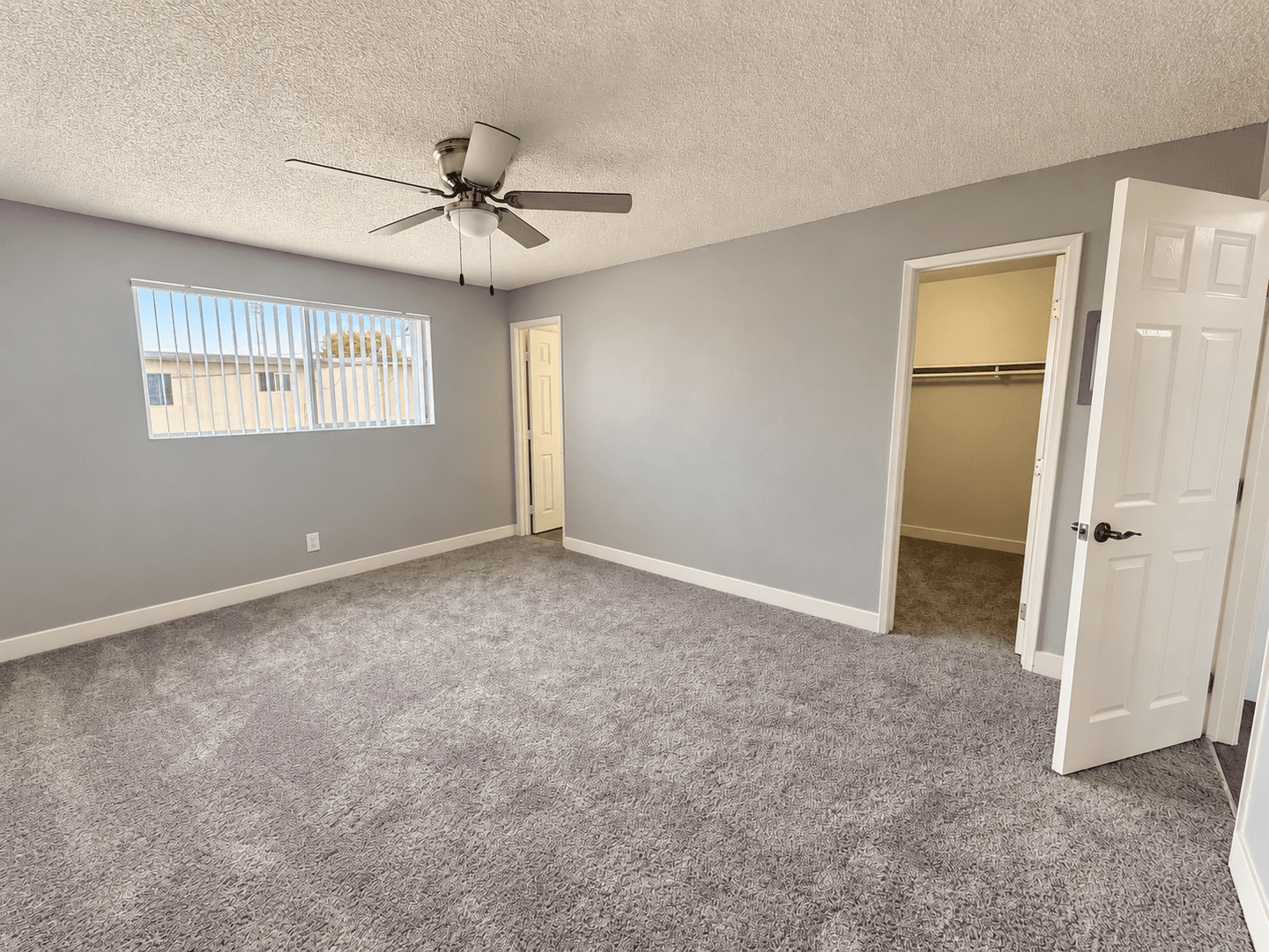 Anaheim Apartment: 145 S Westchester Dr