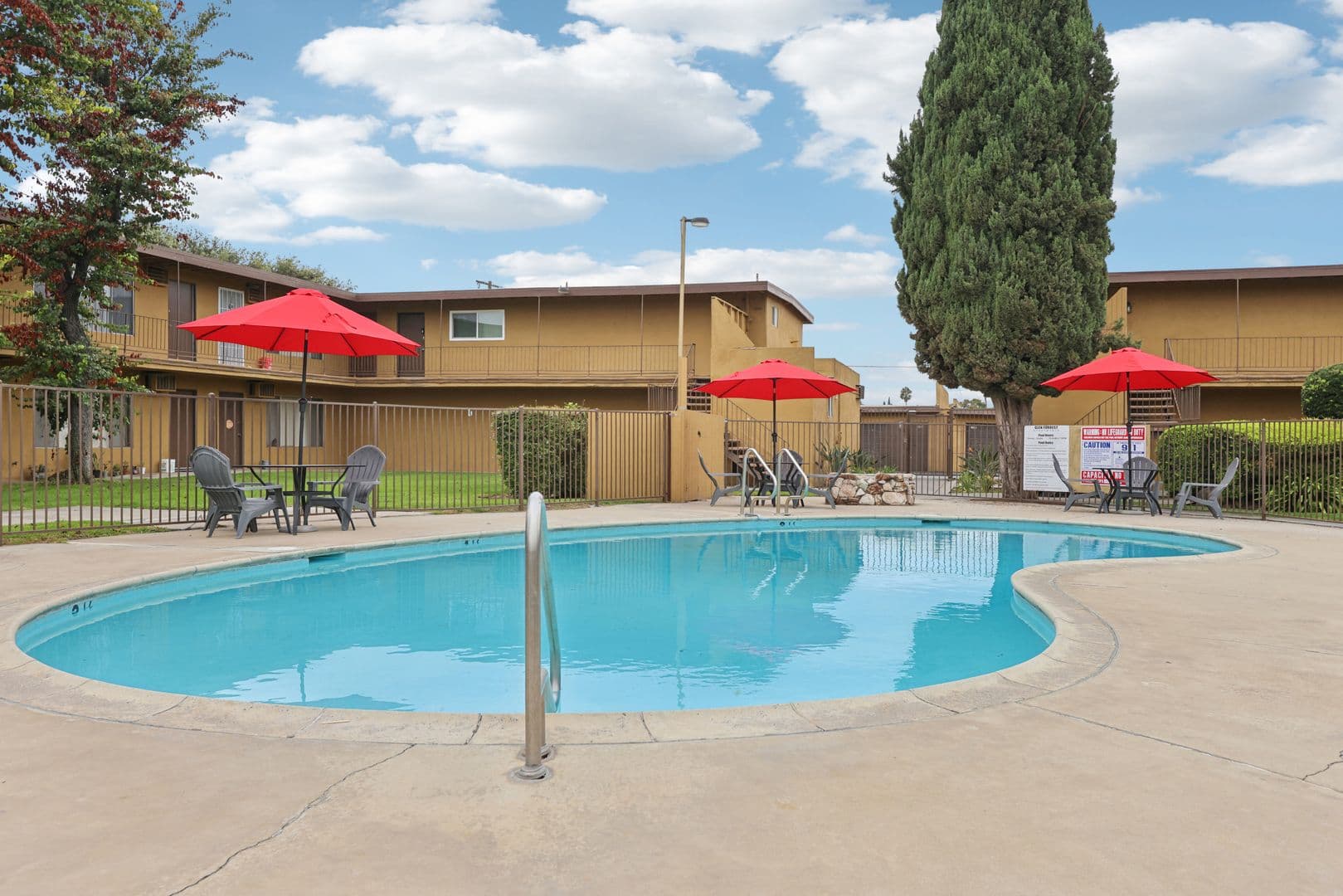 Anaheim Apartment: 145 S Westchester Dr