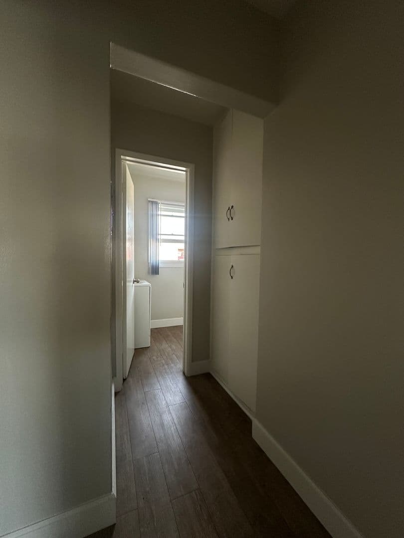 Santa Ana Apartment: 116 S  Orange Ave