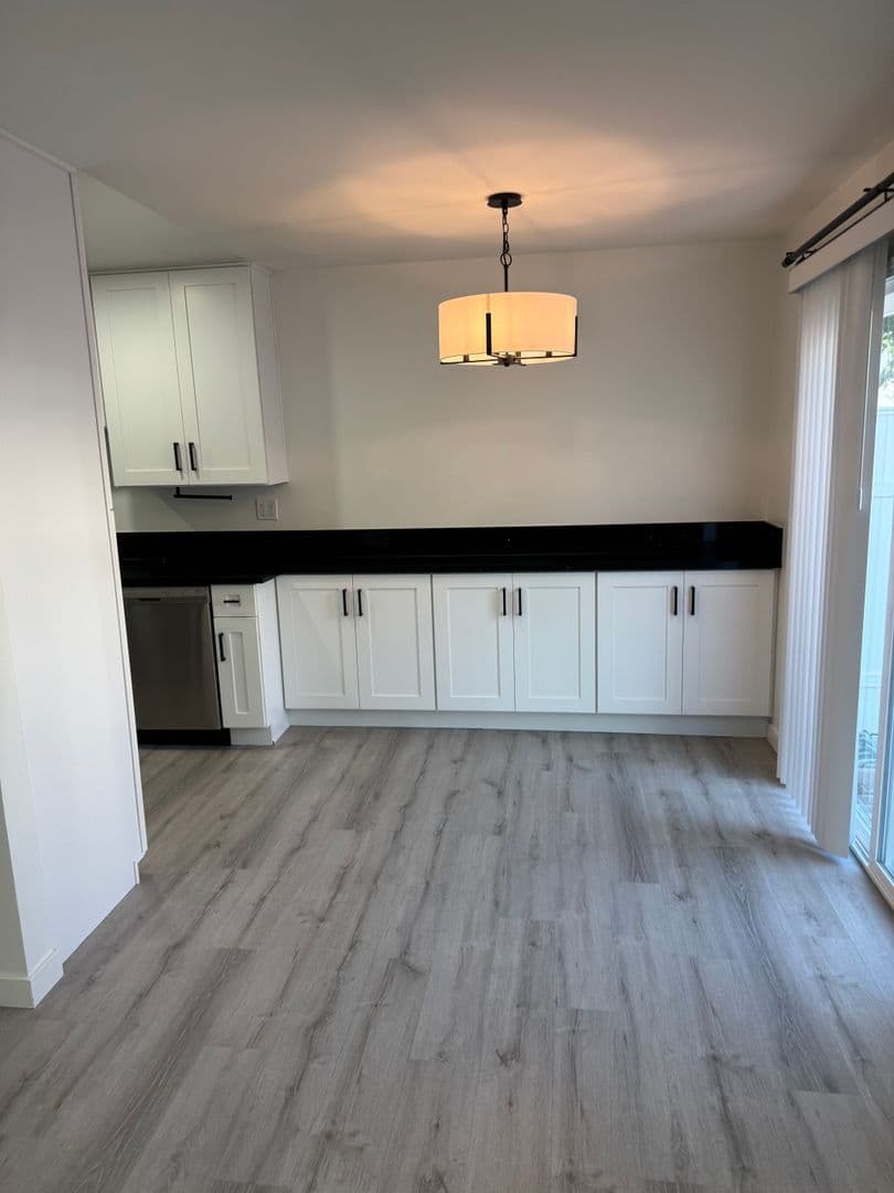 Huntington Beach Apartment: 7681 Ellis Ave