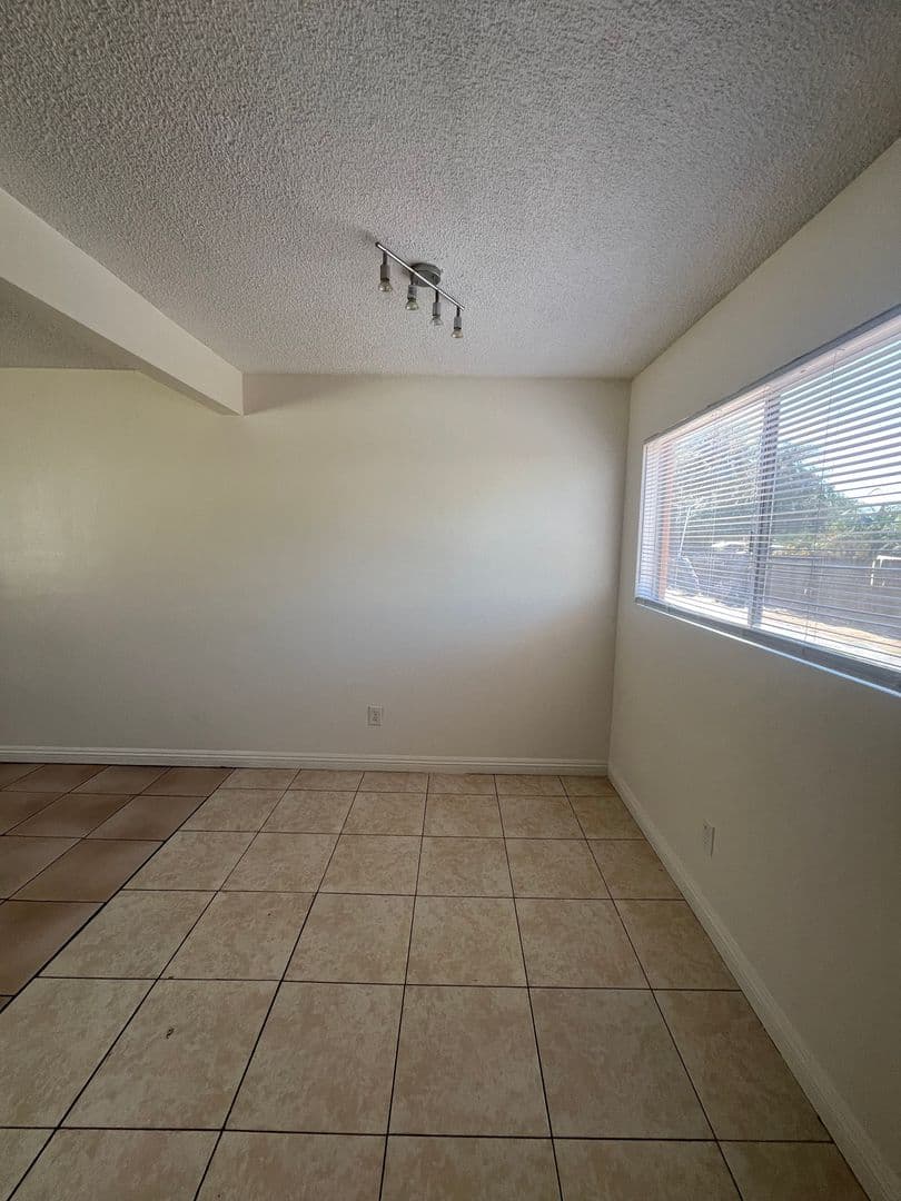 Moreno Valley Apartment: 24271 Webster Ave