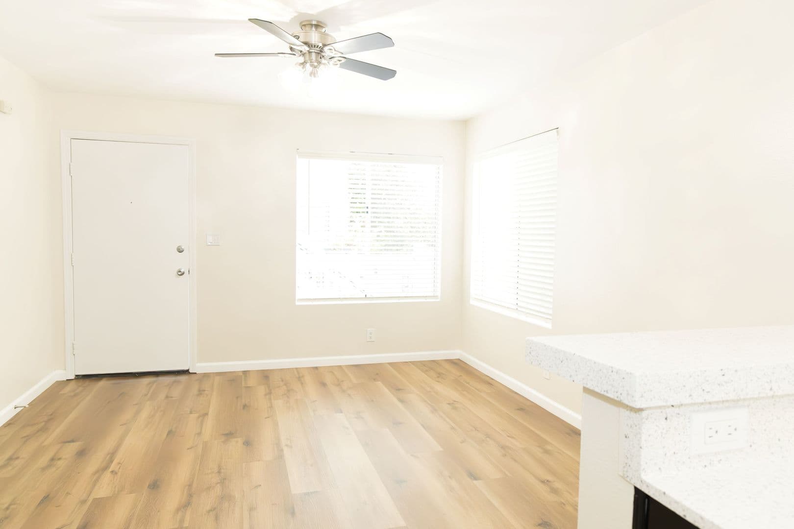 Long Beach Apartment: 3787 E 11th St