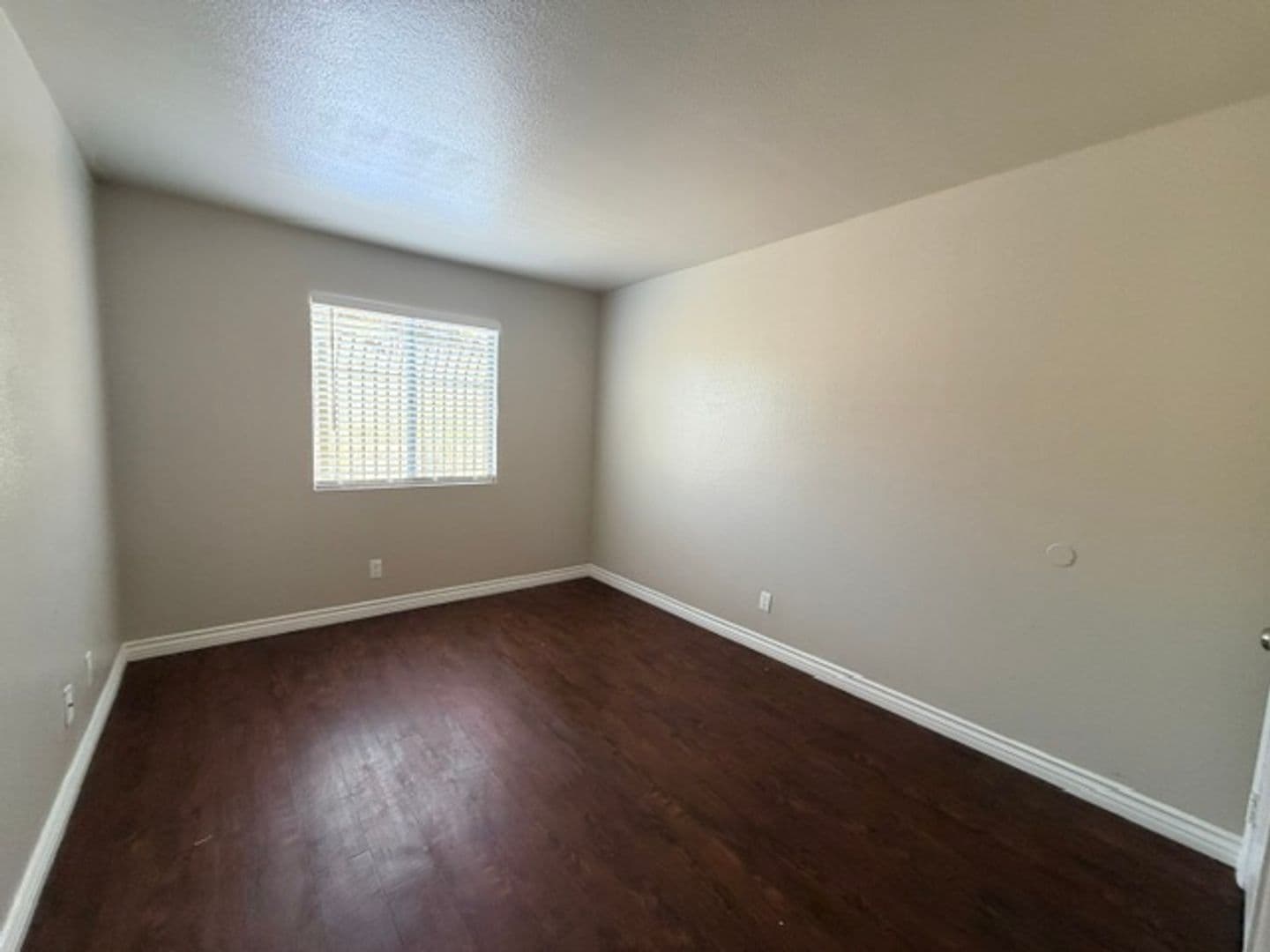 San Diego Apartment: 4960-4970 Auburn Drive