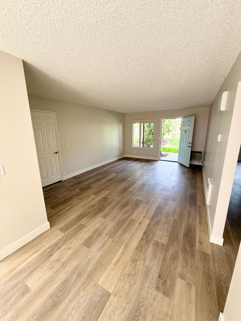 Garden Grove Apartment: 12221 Beach Blvd