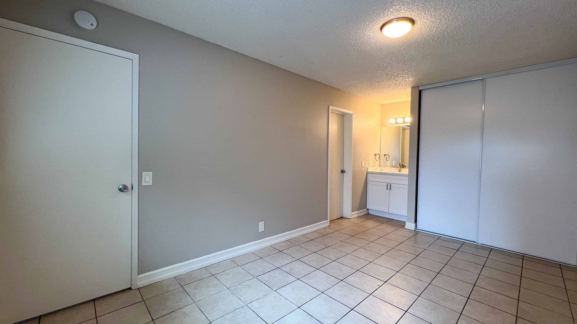 San Diego Apartment: 4057 Marlborough Ave