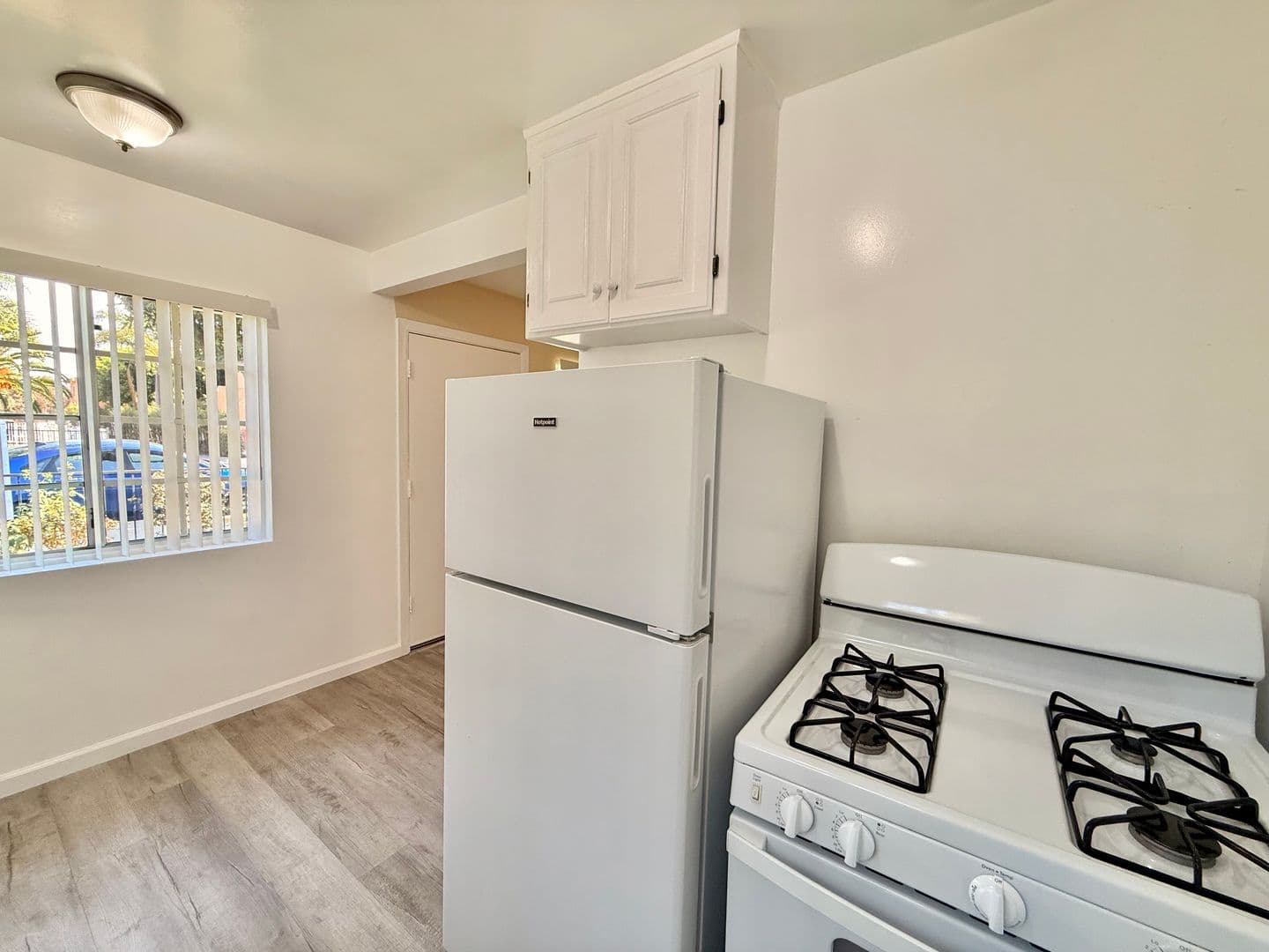 Oceanside Apartment: 419-421 Brooks St