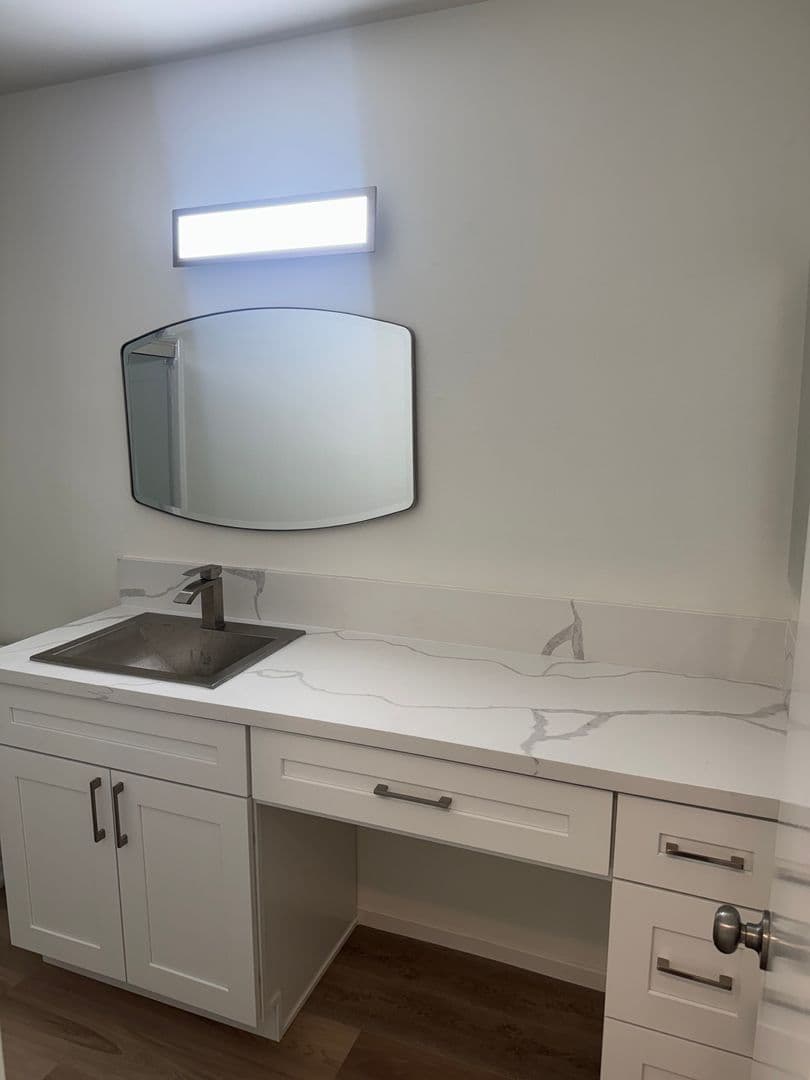Orange Apartment: 231 W Palmyra Ave