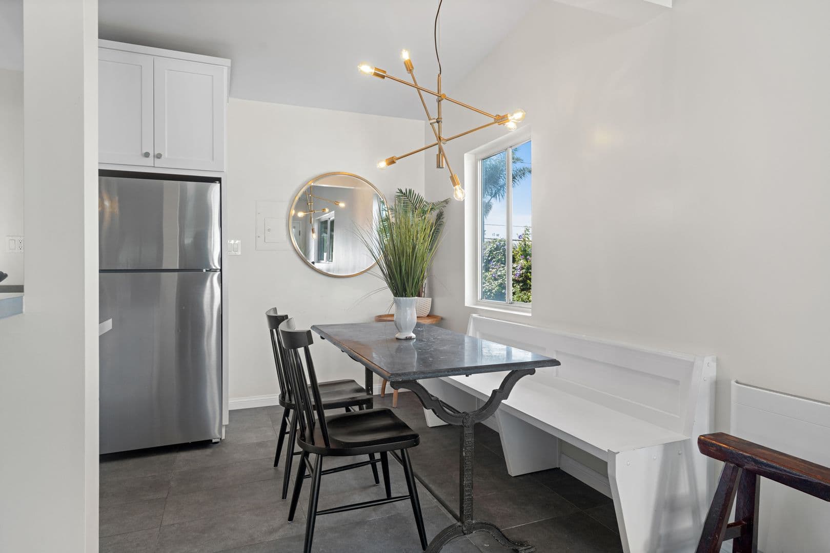 Venice Apartment: 707 - 707 1/2 6th Ave
