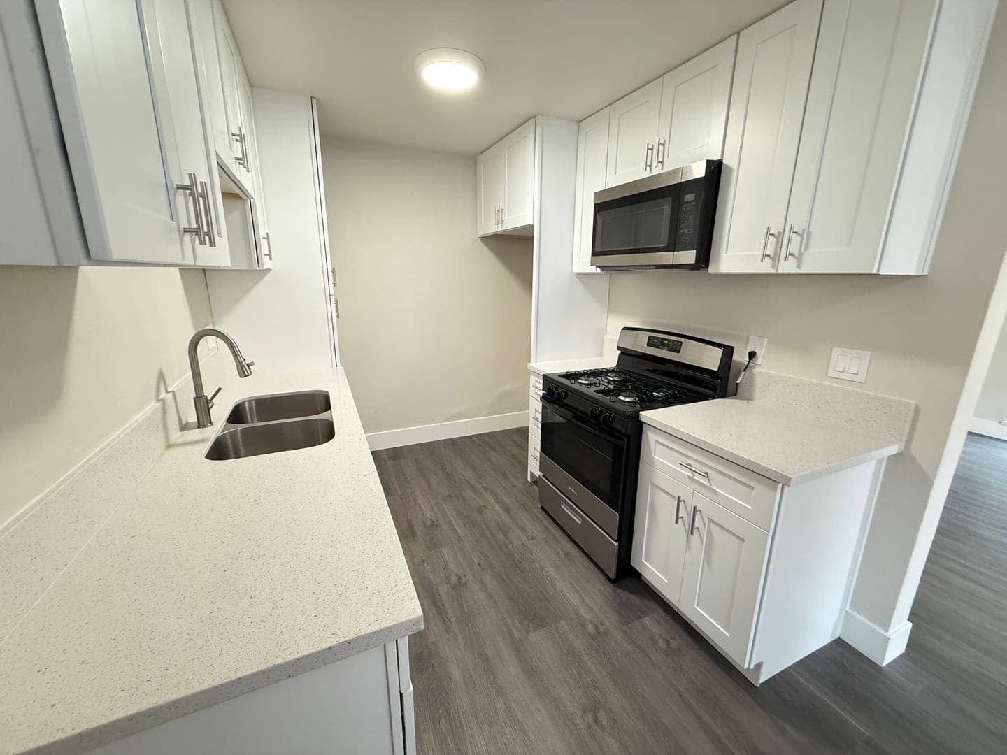 Fullerton Apartment: 1600 S Euclid St.