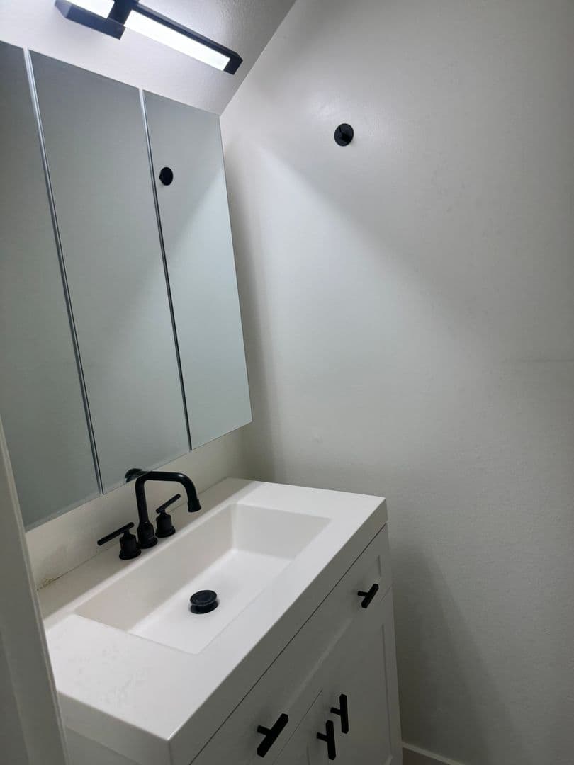 Huntington Beach Apartment: 7681 Ellis Ave