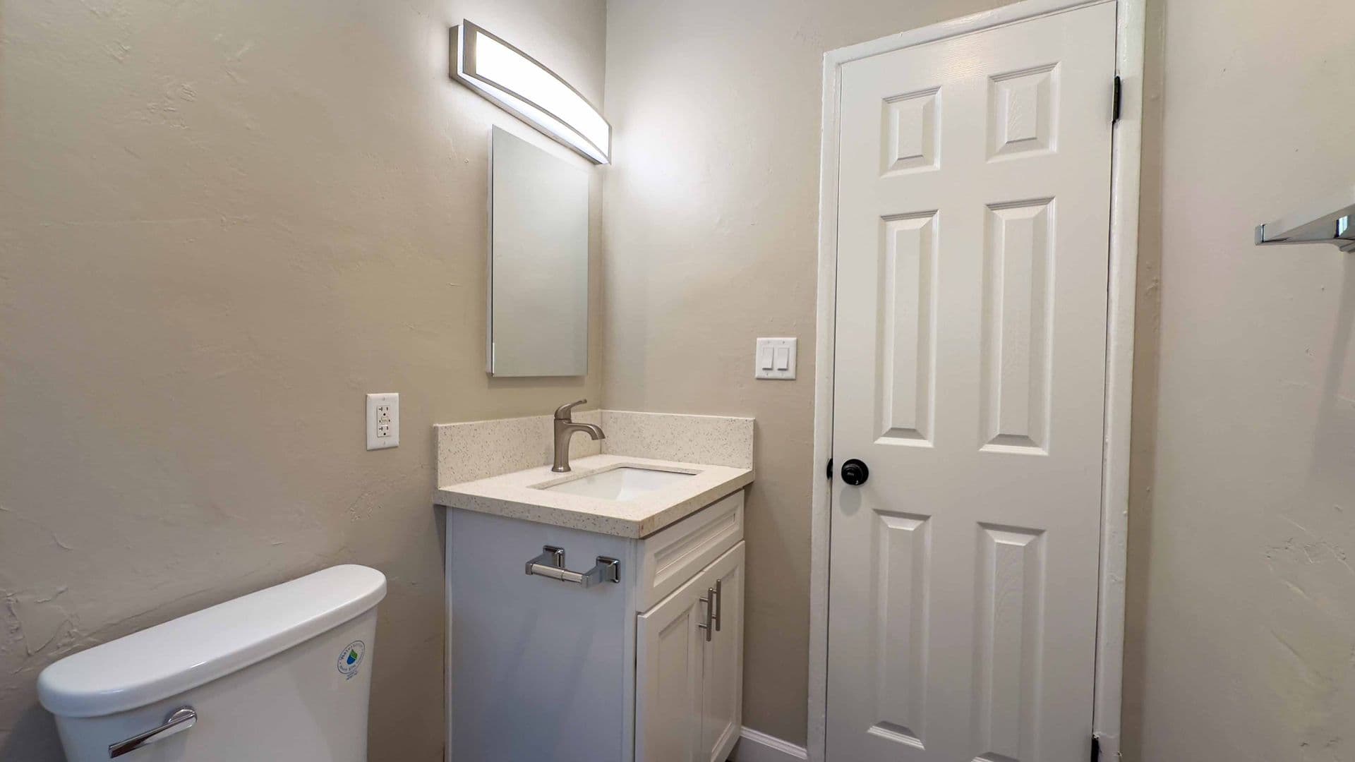San Diego Apartment: 3969 Ocean View Boulevard