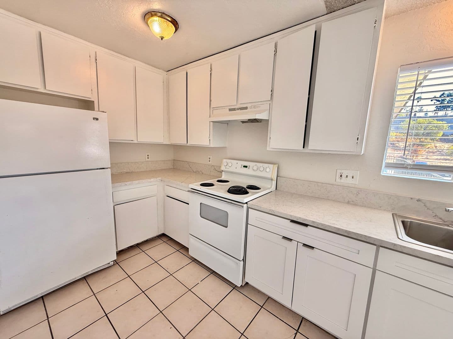 San Diego Apartment: 453 34th St