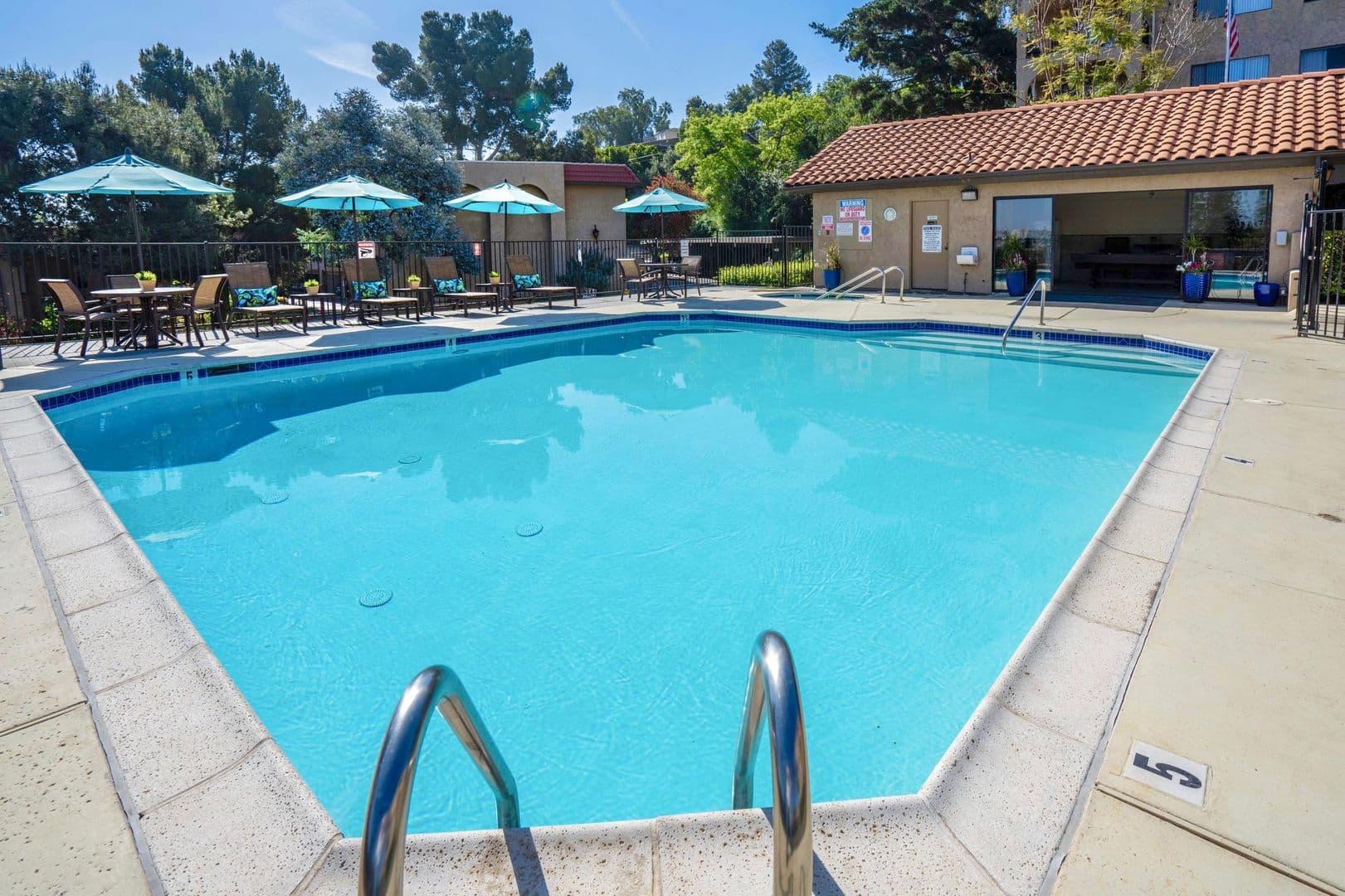 La Mesa Apartment: 8603-8633 Lemon Ave.