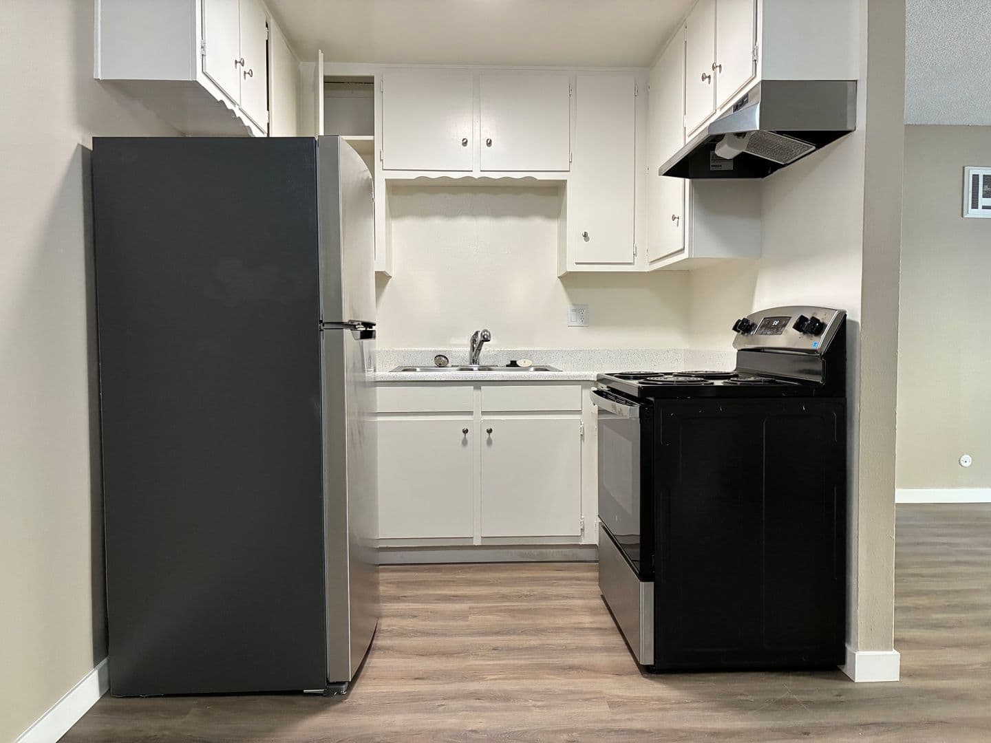 Chula Vista Apartment: 1486 Broadway Ave
