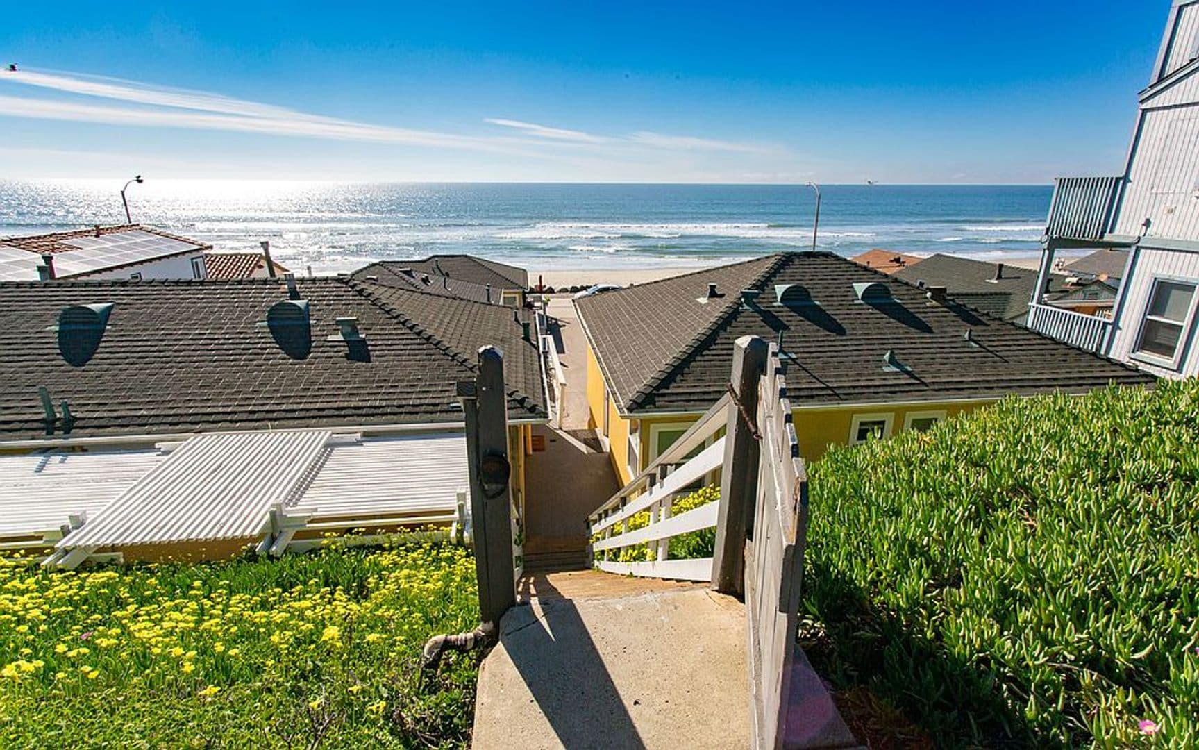 Oceanside Apartment: 302-306 South The Strand