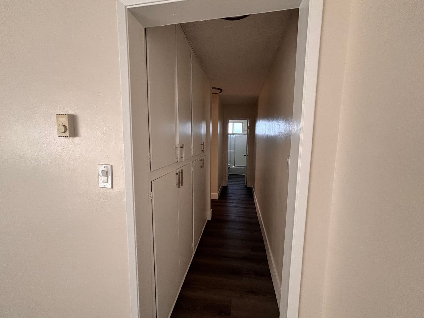 Long Beach Apartment: 1600 N Stanton Pl