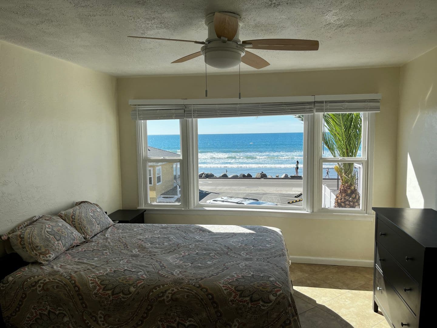 Oceanside Apartment: 302-306 South The Strand